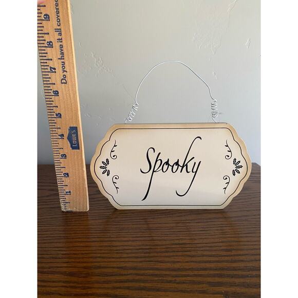 Halloween "Spooky" Sign Decoration - Picture 3 of 6